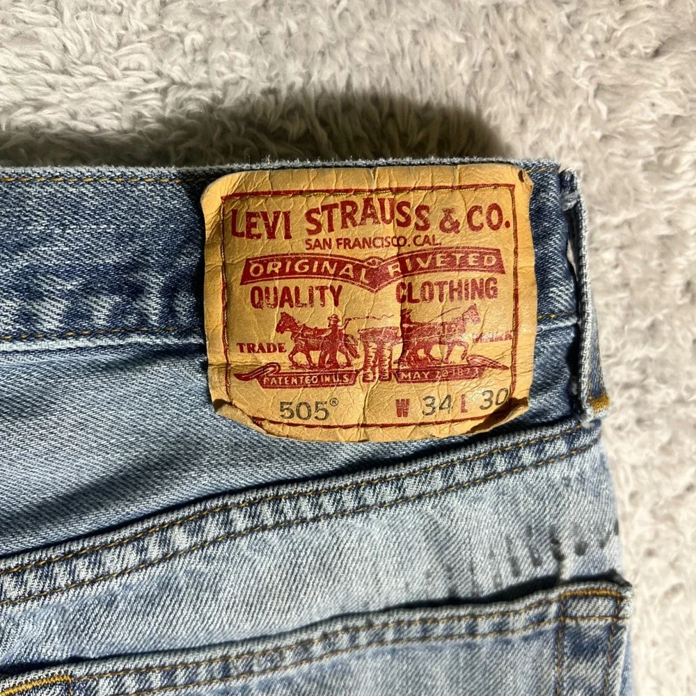 Levis 505 Regular Fit Jeans Light Wash Denim Mens W34 Distressed Straight Leg